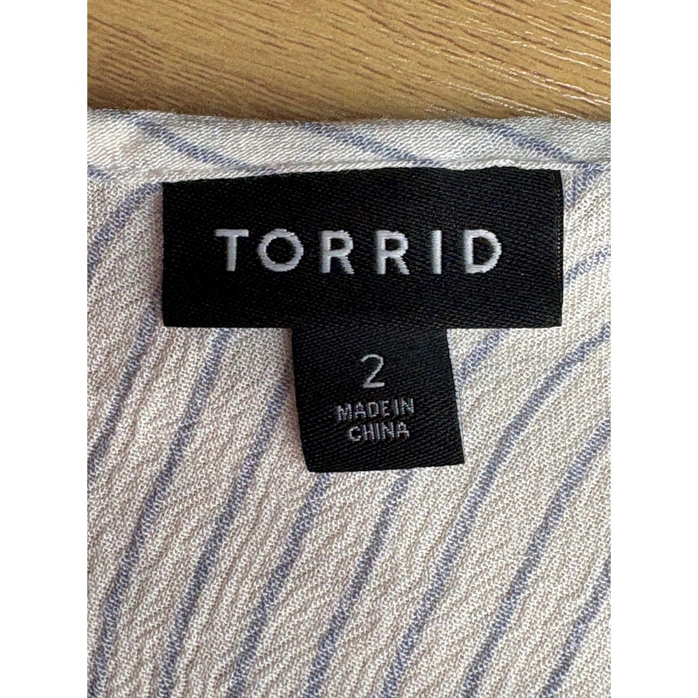 Torrid Cami Top Blue White Striped Lace Up Front 100% Rayon Size 2 - Picture 6 of 8